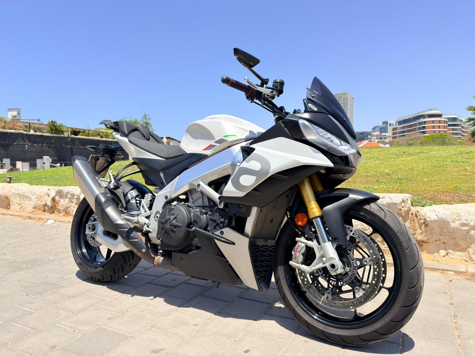 APRILIA TUONO 1100