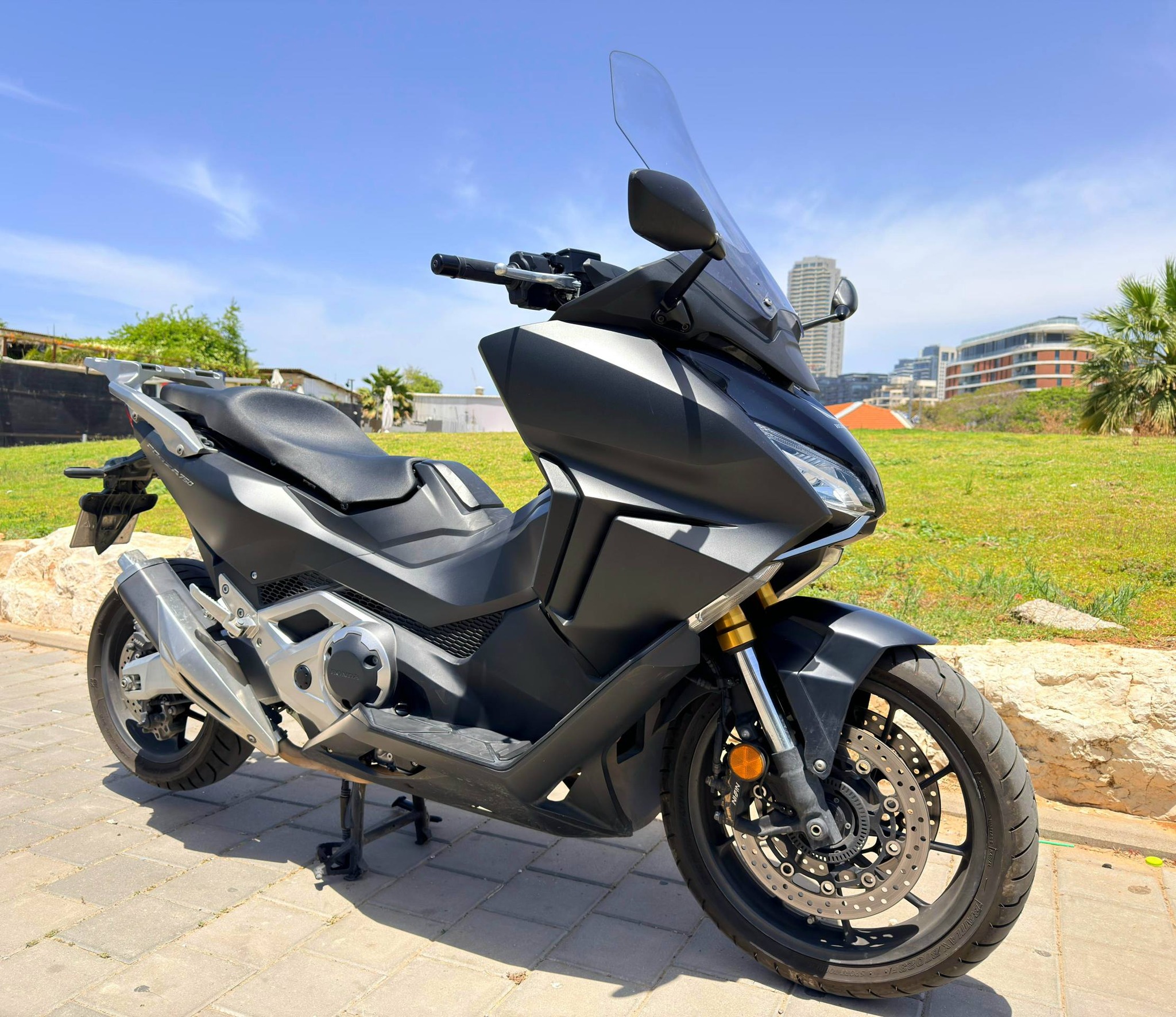 HONDA FORZA 750