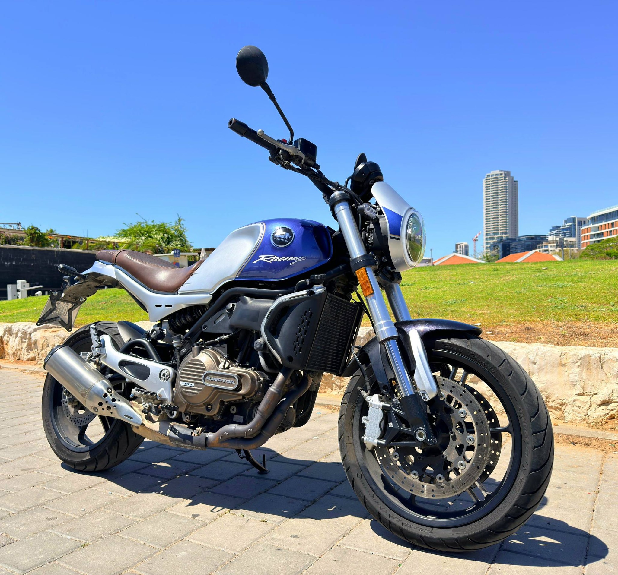 QJ MOTOR SRV 550