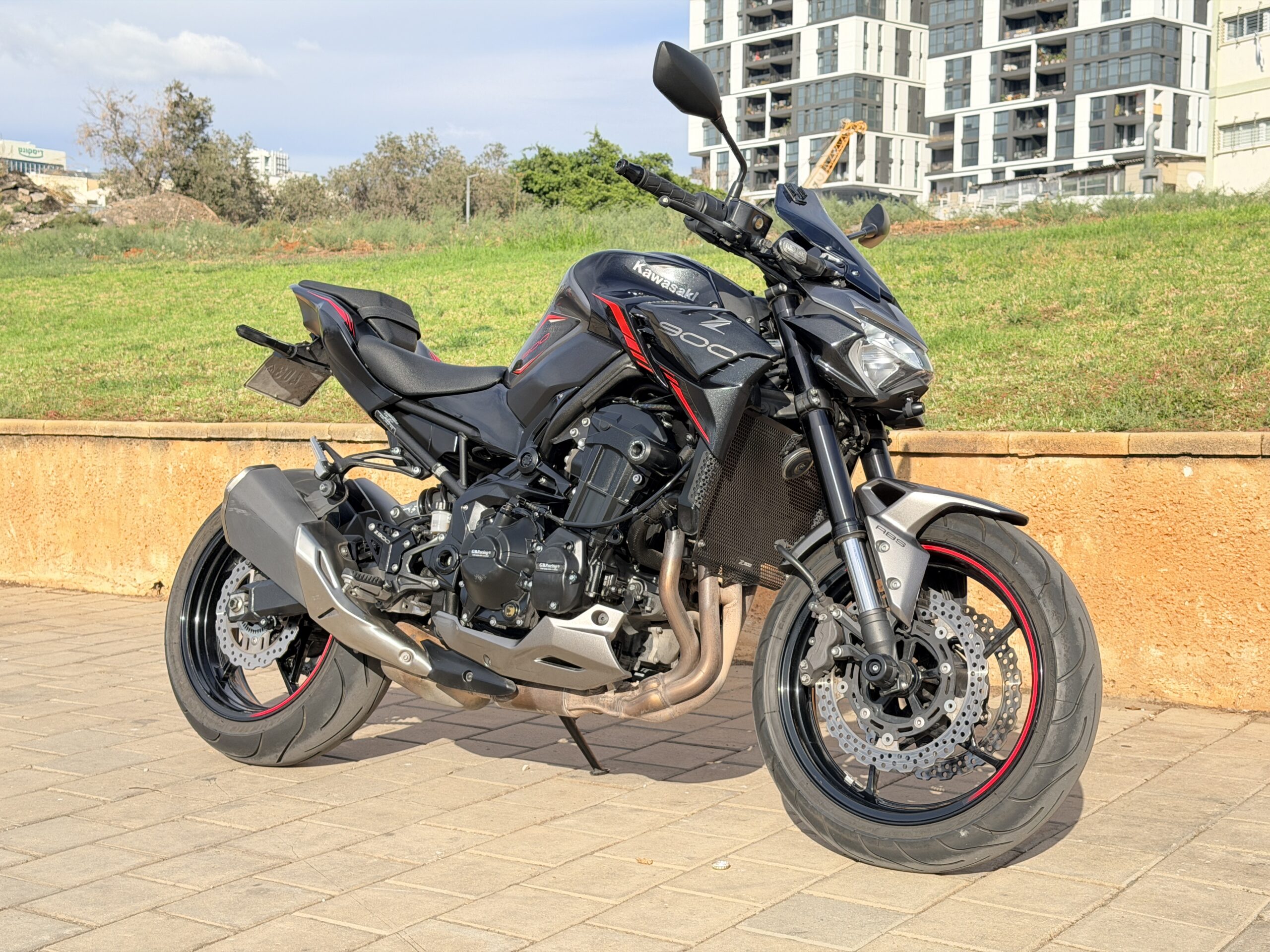 KAWASAKI Z900